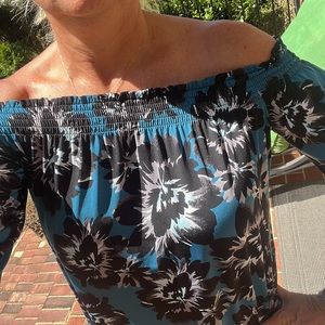 White House black market floral blouse